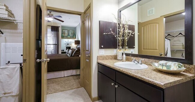 Building Photo - Spacious Living with Urban Convenience!