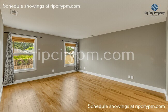 Building Photo - Beautiful 4 Bed/2.5 Bath Home in Tualatin!