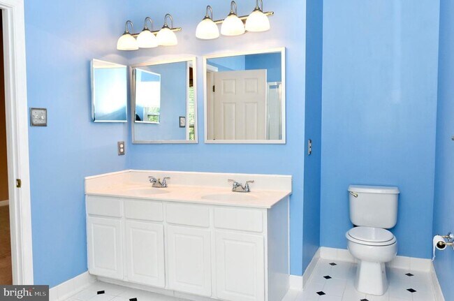 Building Photo - 7005 Cradlerock Farm Ct
