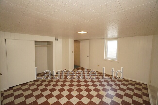 Building Photo - 5998 S Hill St