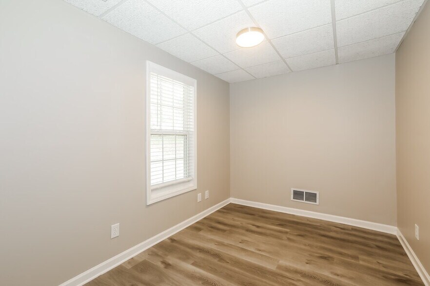 Building Photo - 511 Saddle Ridge Dr