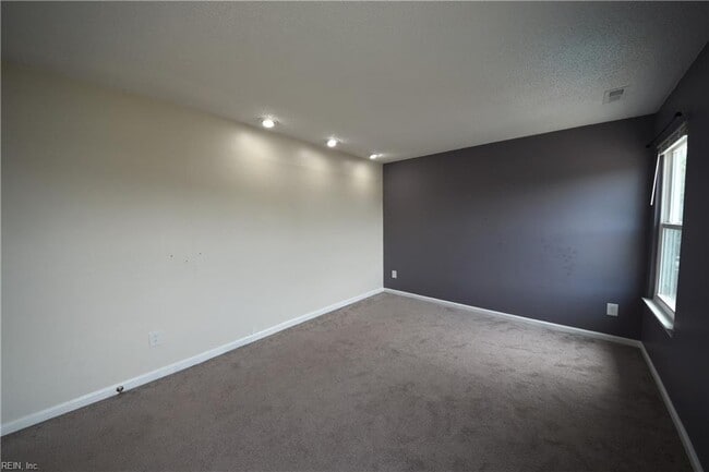 Building Photo - 1197 Dovetail Ct