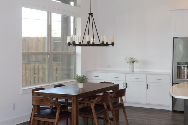 Building Photo - 6606 Capstone Oak Ave