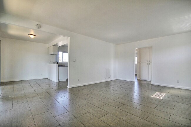 Building Photo - 6671 Sabado Tarde Rd