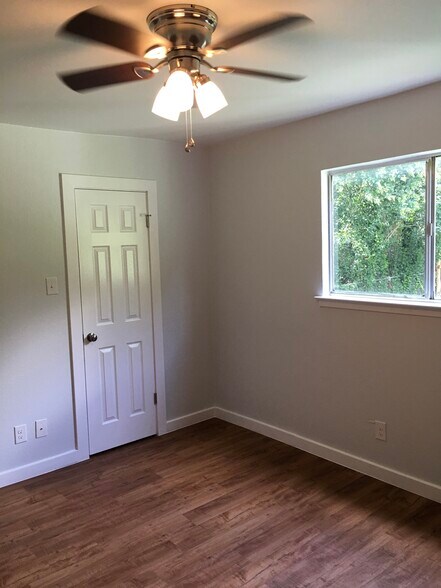 Building Photo - 508 Blackson Ave unit A