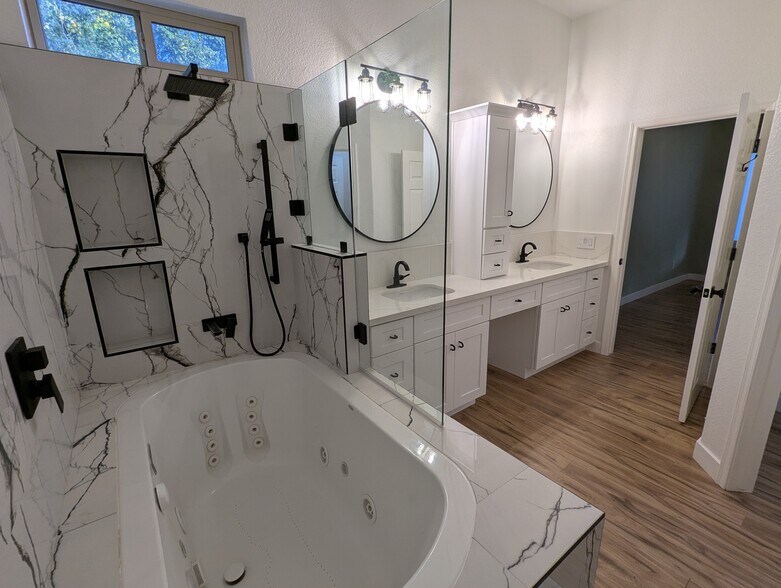 Building Photo - 267 E Smoke Tree Rd