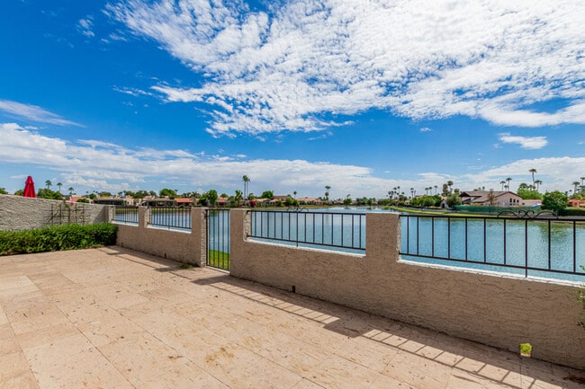 Building Photo - 8175 E Del Cuarzo Dr