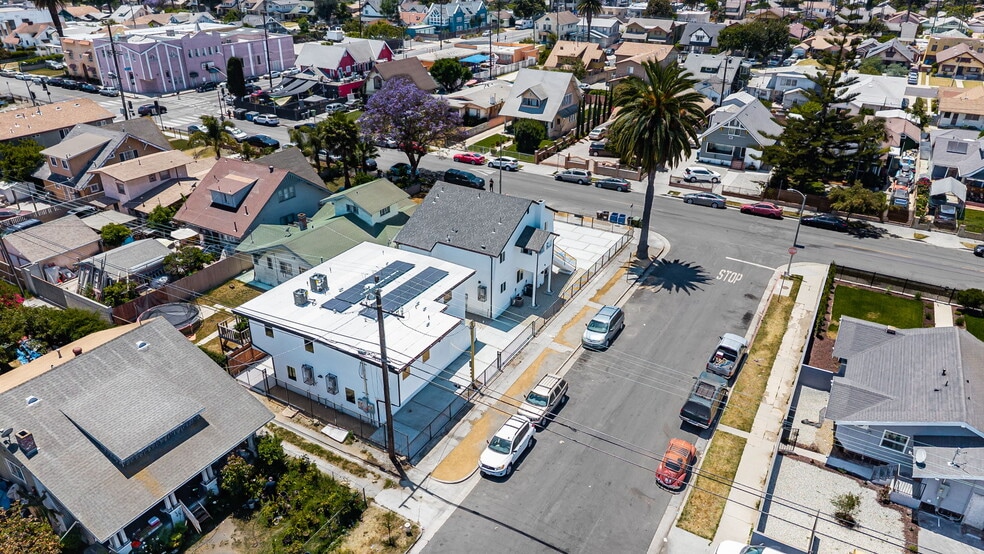 Building Photo - 4700 S Gramercy Pl