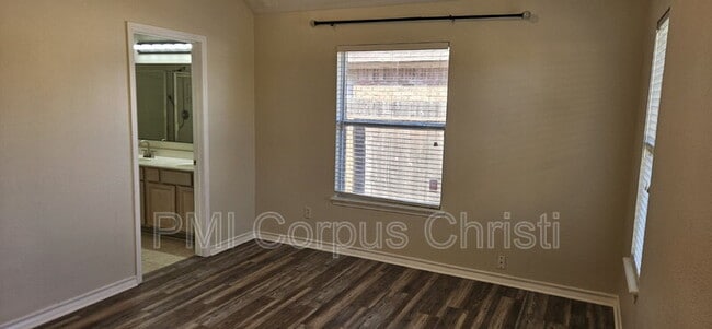 Building Photo - 7806 Jim Wells Dr