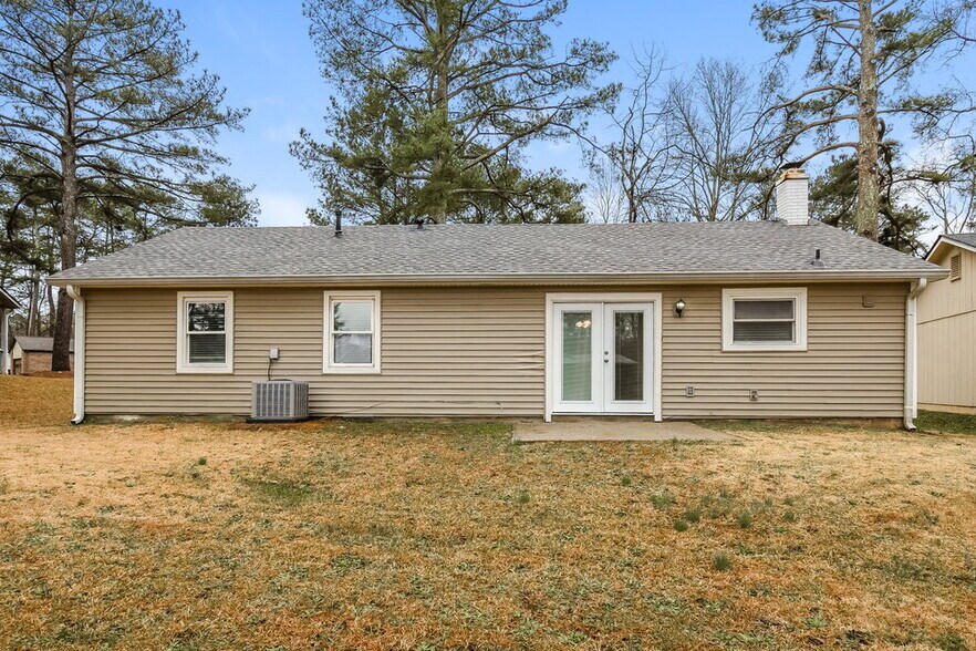 Building Photo - 6924 Hickory Log Rd