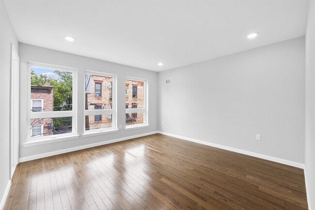 Building Photo - 45 Franklin St