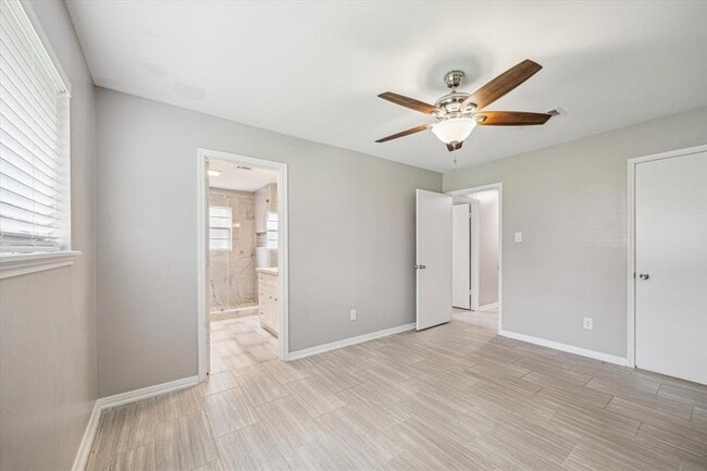 Building Photo - 13910 E Cypress Forest Dr