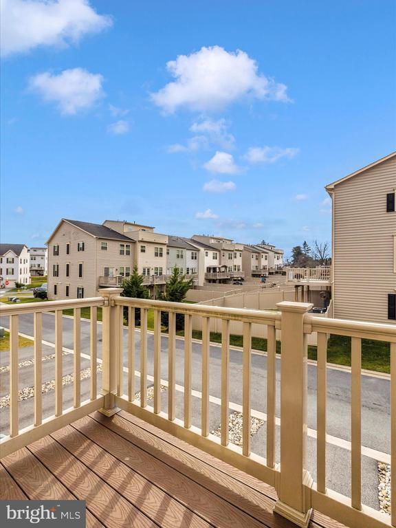 Building Photo - 10020 Beerse St