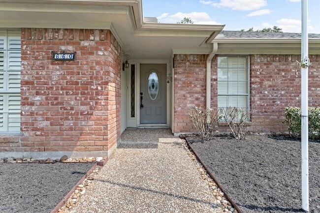 Building Photo - 660 Bancroft Dr