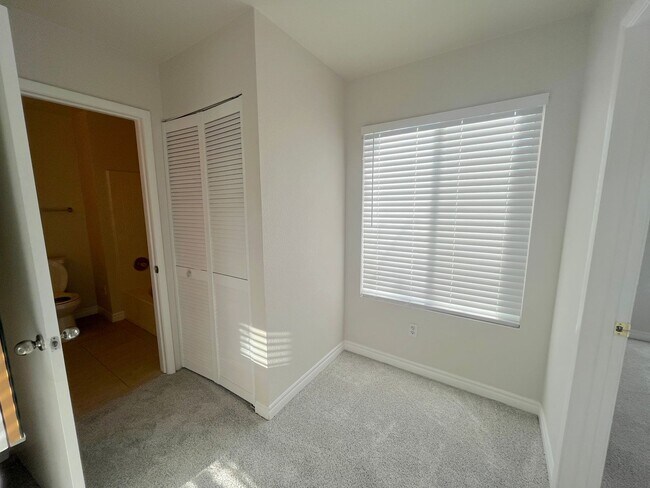 Building Photo - 2bed/2bath in Southwest gated community