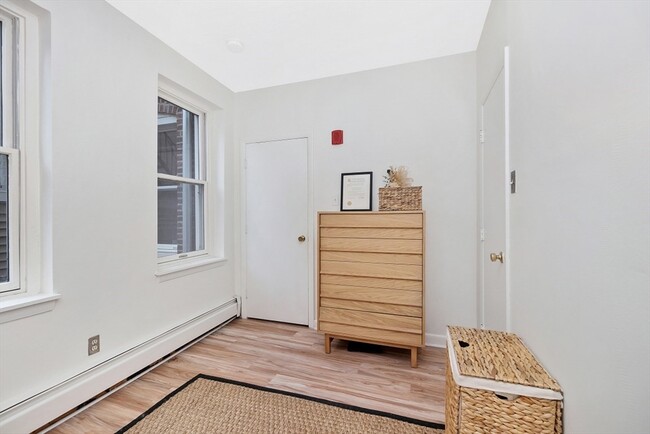 Building Photo - 47 Tileston St