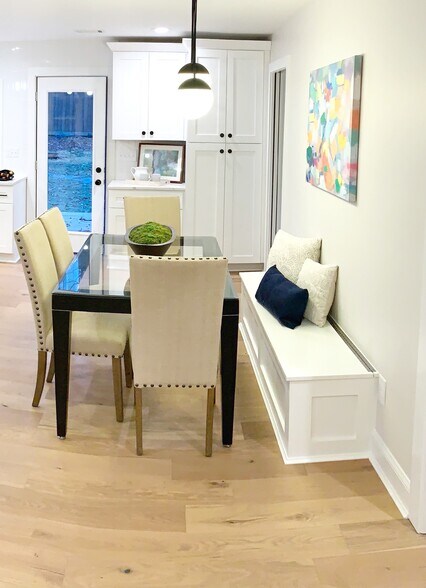 Eat-in Area - 2676 George St NW
