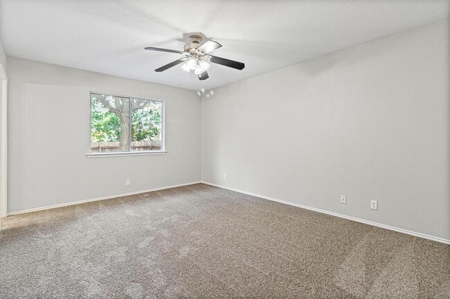 Building Photo - 200 Stanford Dr