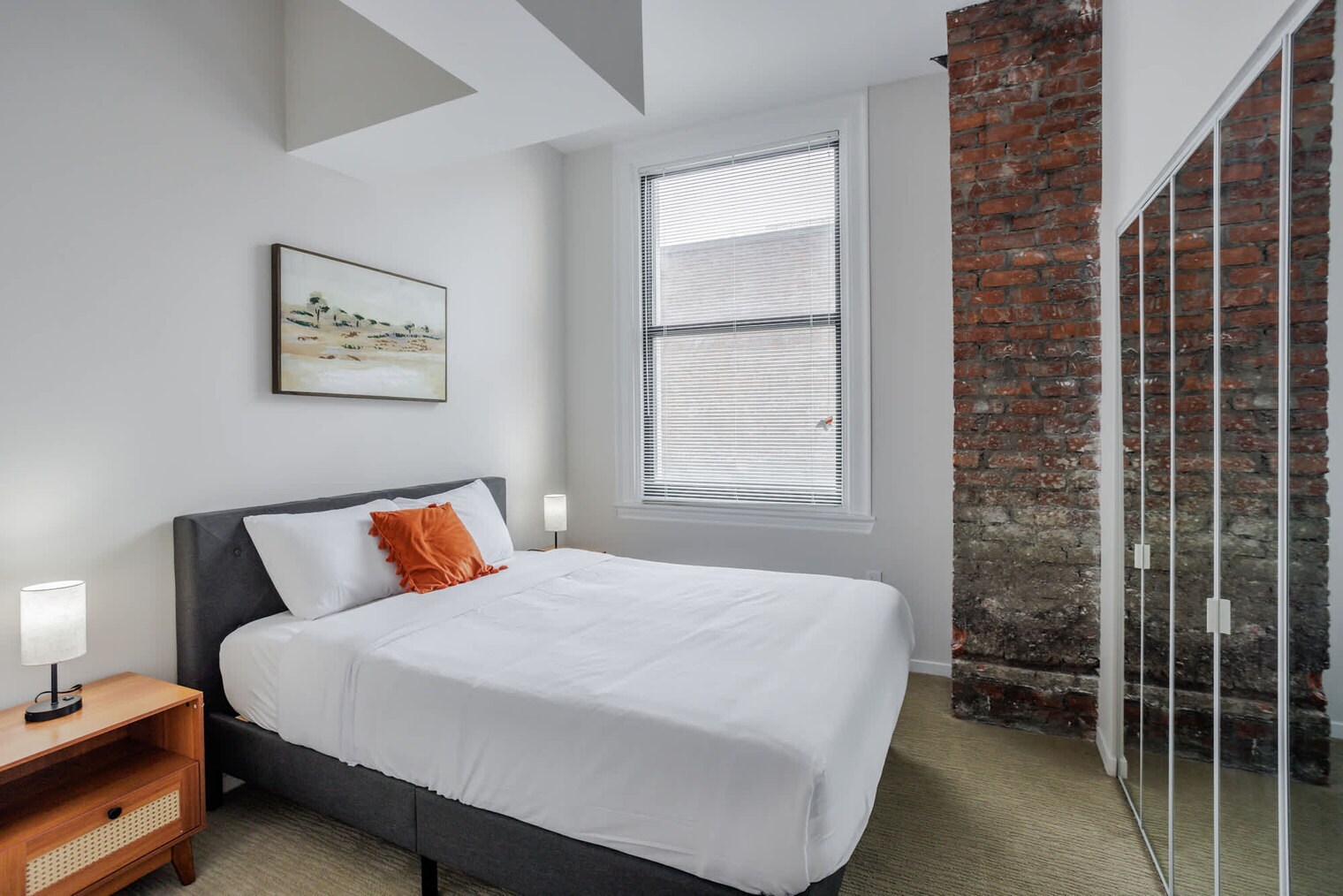 Building Photo - 1 W 4th St