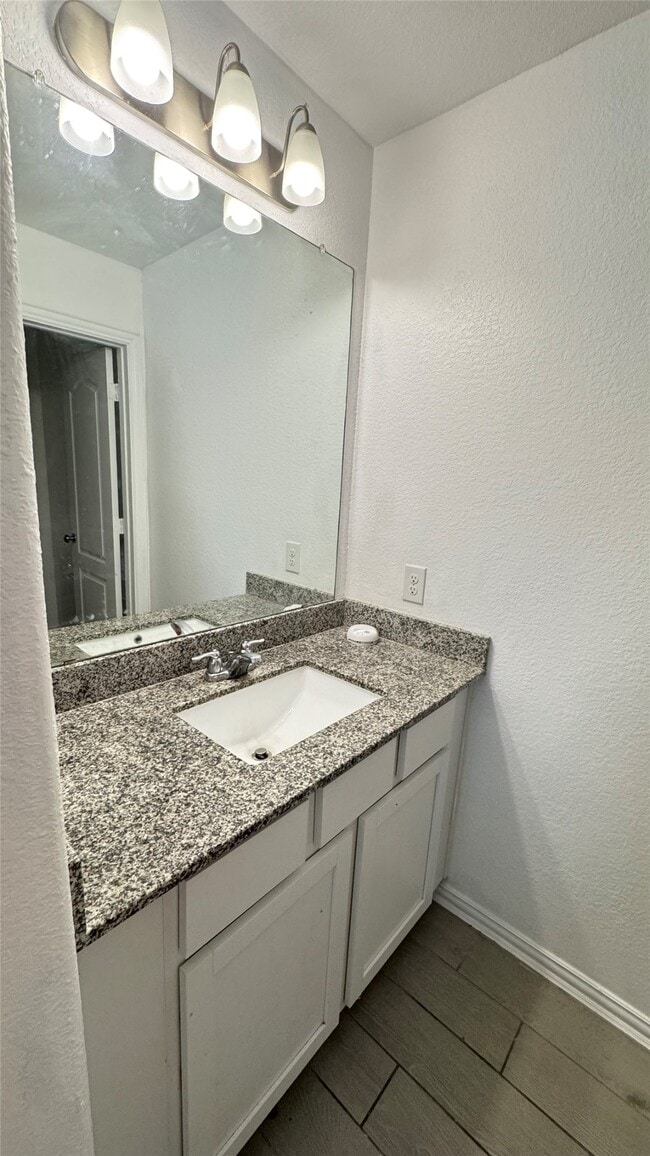 Building Photo - 8111 Royal Palm Ct