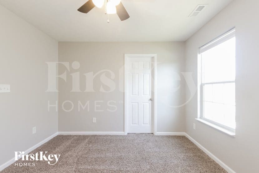 Building Photo - 5273 Brandywine Dr