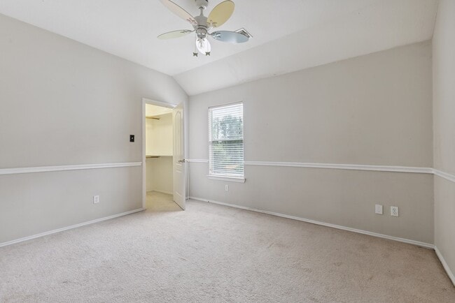 Building Photo - 14111 White Oak Gardens Dr
