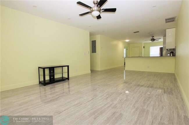 Building Photo - 20844 Vinesta Cir