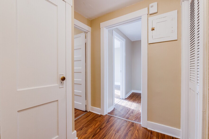 Building Photo - 1166 South Ave