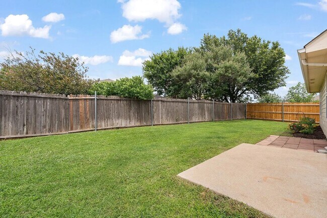 Building Photo - 3205 Chesington Dr