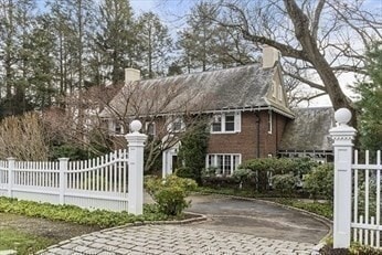 Building Photo - 115 Aspen Ave