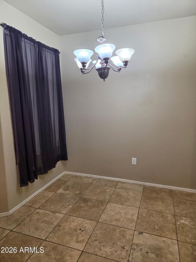 Building Photo - 11375 E Sahuaro Dr