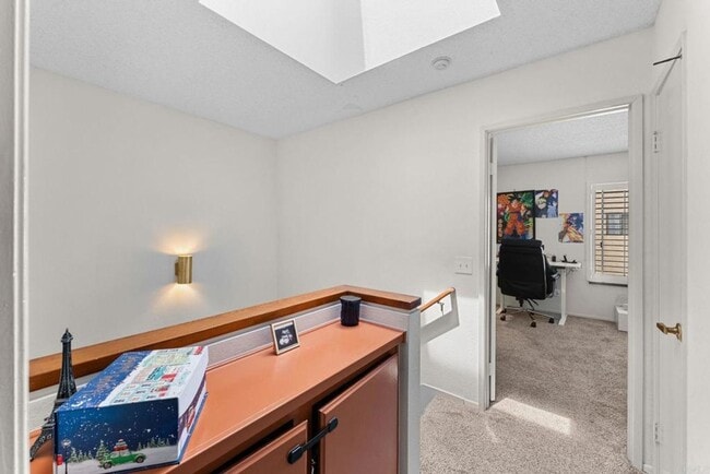 Building Photo - 3 Bedroom Townhouse