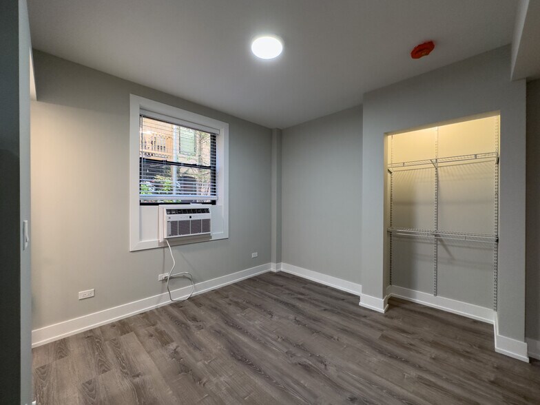 Building Photo - 503 W Belmont Ave