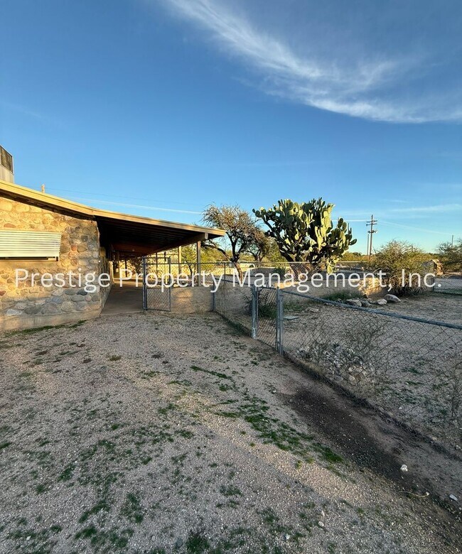 Building Photo - 3BD 2BA Waiting for You to Call Home!!