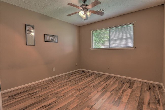 Building Photo - 5319 Windy Lake Dr