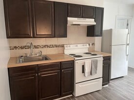 Building Photo - 338 N 63rd st