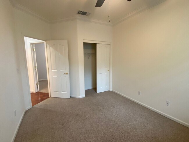 Building Photo - CLEAN AND SPACIOUS 4 BED, 2.5 BATH WITH COVERED BACK PATIO AND LUSH LANDSCAPING IN WESTLAKE COMMU...