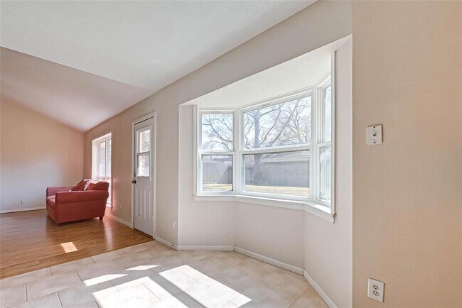 Building Photo - 13623 Fernhill Dr