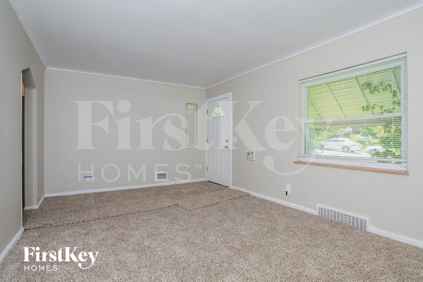 Building Photo - 5256 Ponce Ln