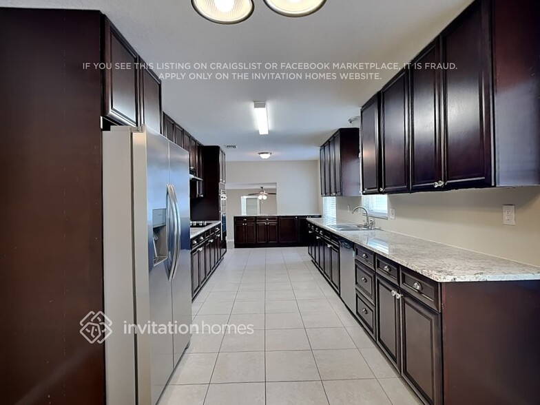 Building Photo - 985 Turkey Hollow Cir