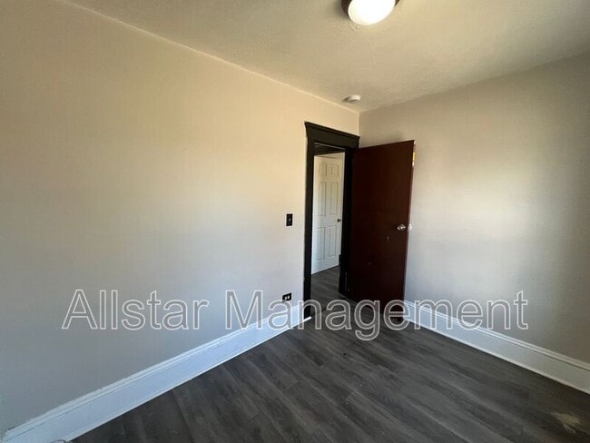 Building Photo - 3616 Independence Rd