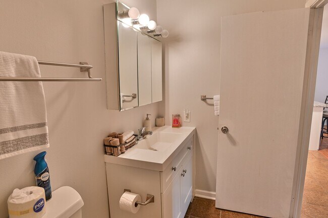 Building Photo - 2109 Cedar Run Dr