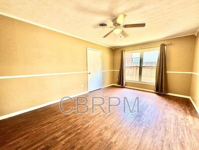 Building Photo - 5434 31st St