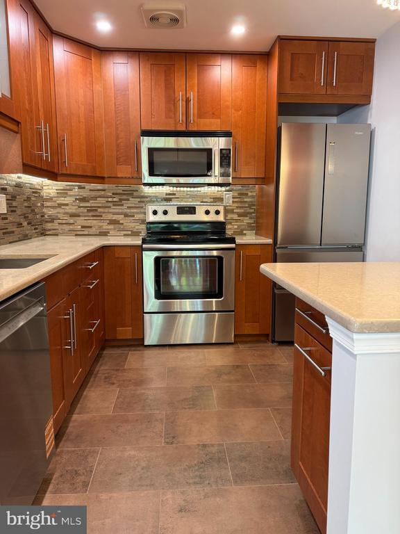 Building Photo - 46 Woodbine Ct