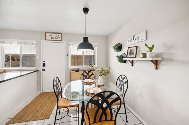 Building Photo - 4040 San Felipe St