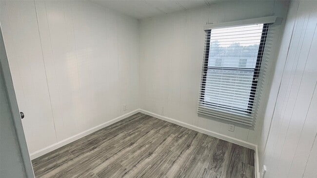 Building Photo - 21615 Erika Ct