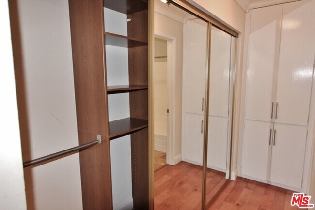 Building Photo - 7765 W 91st St