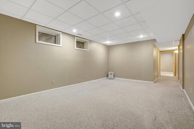 Building Photo - 47001 Smithwood Ct
