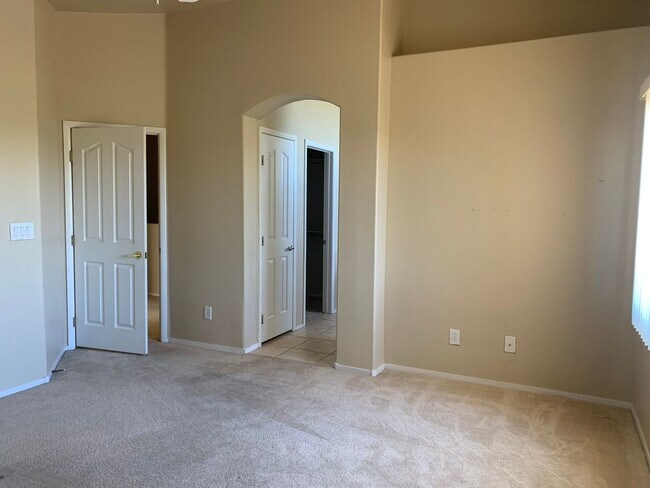 Building Photo - Two Bedroom Townhome in Aliante