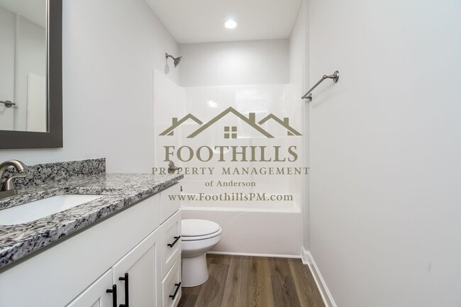 Building Photo - 4-Bedroom Gem in Williamston—Don’t Miss This!